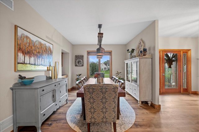 W144N9813 Sun Valley TRAIL, Germantown, WI 53022