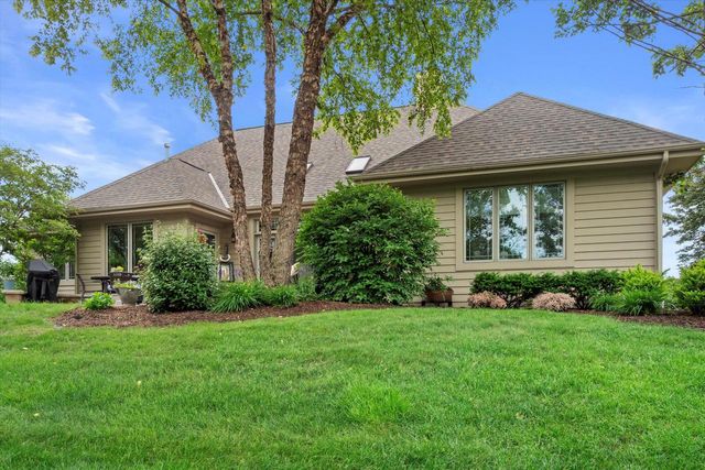 W144N9813 Sun Valley TRAIL, Germantown, WI 53022