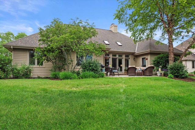W144N9813 Sun Valley TRAIL, Germantown, WI 53022