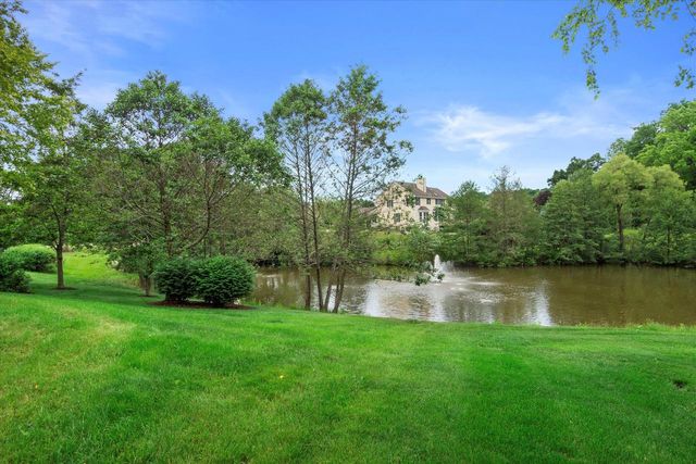 W144N9813 Sun Valley TRAIL, Germantown, WI 53022