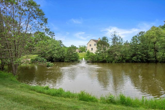 W144N9813 Sun Valley TRAIL, Germantown, WI 53022