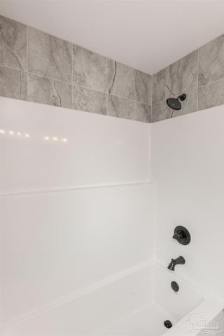 245 Cary Memorial, Pensacola, FL 32505