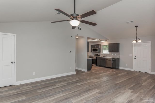 245 Cary Memorial, Pensacola, FL 32505