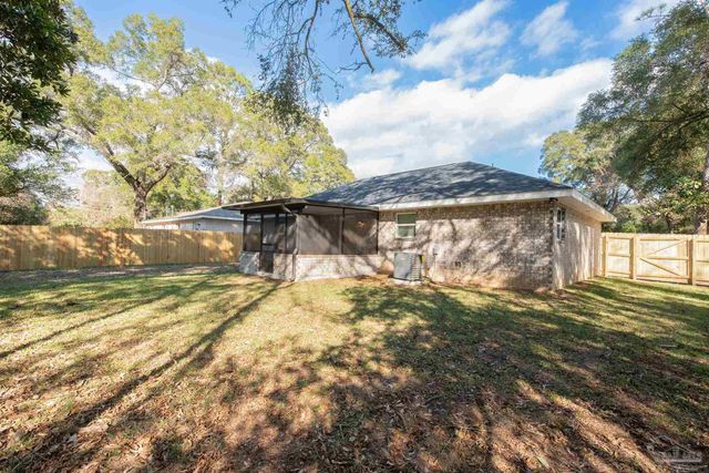 245 Cary Memorial, Pensacola, FL 32505