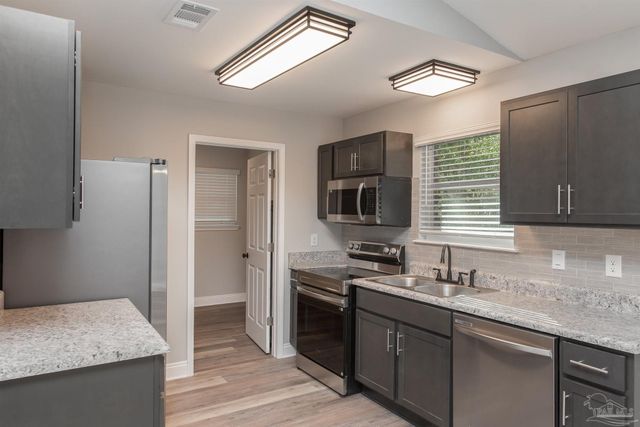 245 Cary Memorial, Pensacola, FL 32505