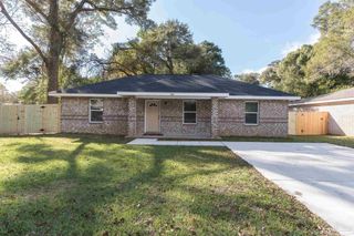 245 Cary Memorial, Pensacola, FL 32505