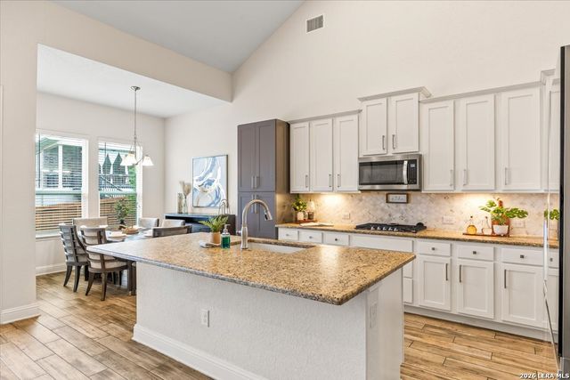 28806 Oldlyme Way, San Antonio, TX 78260