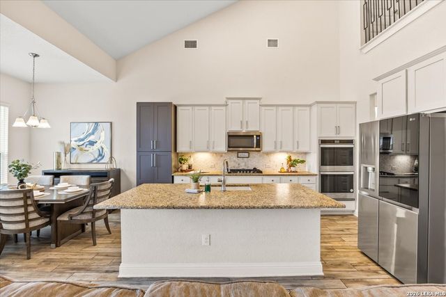 28806 Oldlyme Way, San Antonio, TX 78260
