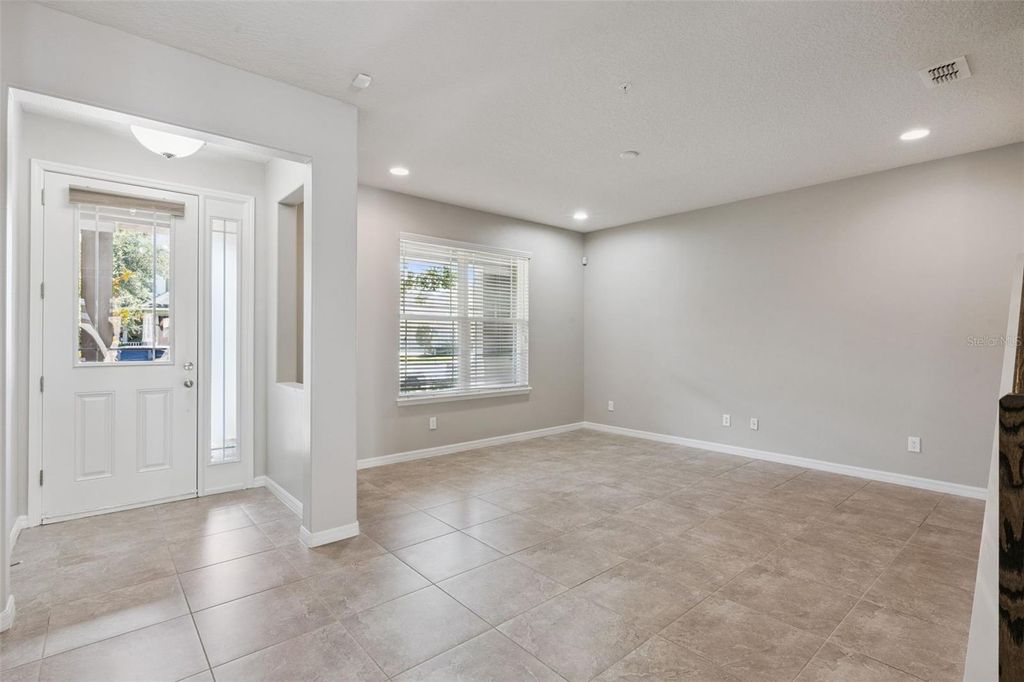 Image 3 of property listing at 8650 VEDDER LANE, Orlando, FL 32832
