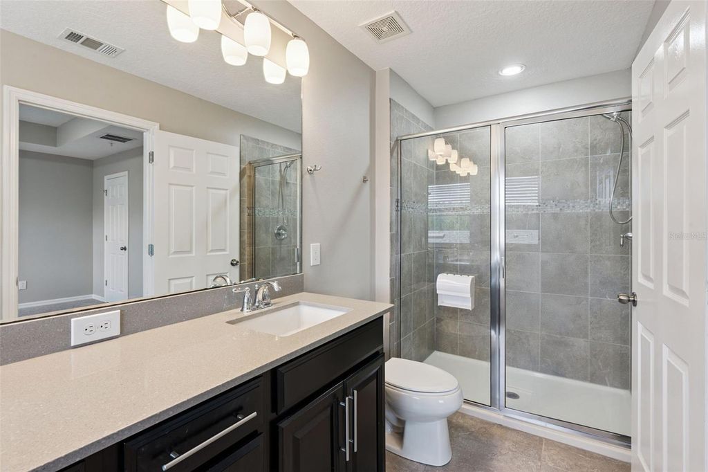 Image 24 of property listing at 8650 VEDDER LANE, Orlando, FL 32832