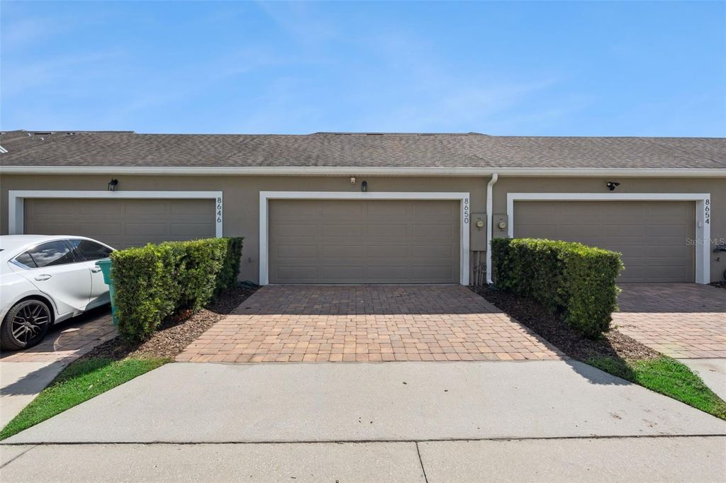 Image 32 of property listing at 8650 VEDDER LANE, Orlando, FL 32832