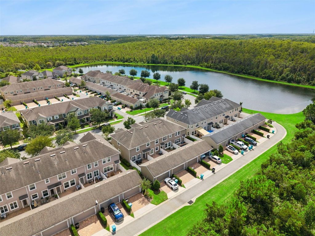 Image 36 of property listing at 8650 VEDDER LANE, Orlando, FL 32832