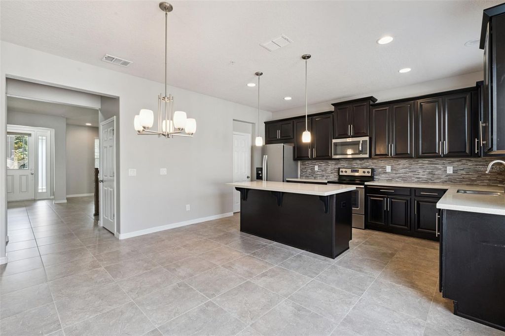 Image 10 of property listing at 8650 VEDDER LANE, Orlando, FL 32832