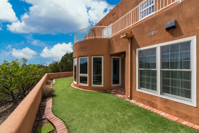 689 Gonzales, Santa Fe, NM 87501