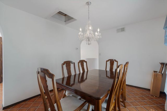 689 Gonzales, Santa Fe, NM 87501