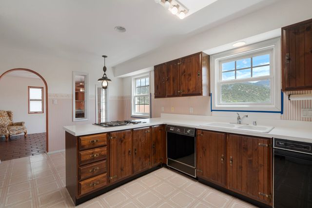689 Gonzales, Santa Fe, NM 87501