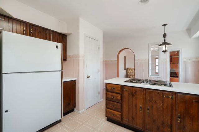 689 Gonzales, Santa Fe, NM 87501