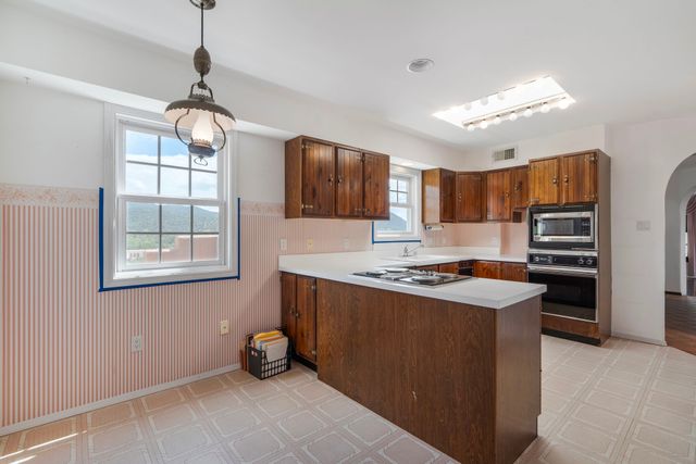 689 Gonzales, Santa Fe, NM 87501