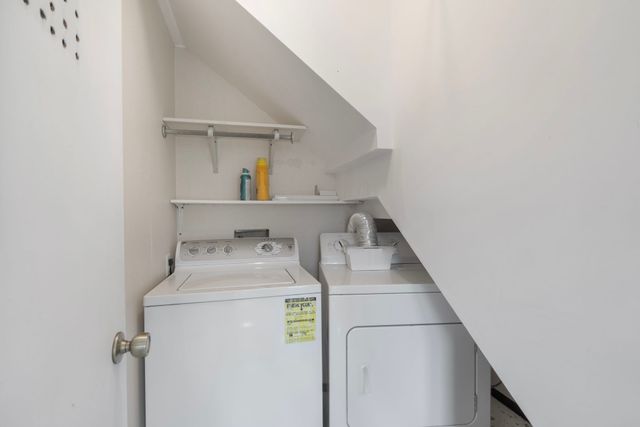 689 Gonzales, Santa Fe, NM 87501