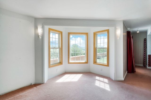 689 Gonzales, Santa Fe, NM 87501