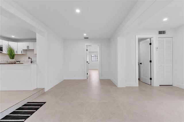 12370 SW 190th Ter, Miami, FL 33177