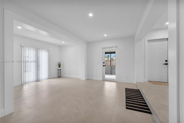12370 SW 190th Ter, Miami, FL 33177