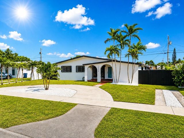 12370 SW 190th Ter, Miami, FL 33177