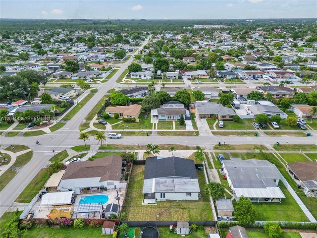 12370 SW 190th Ter, Miami, FL 33177