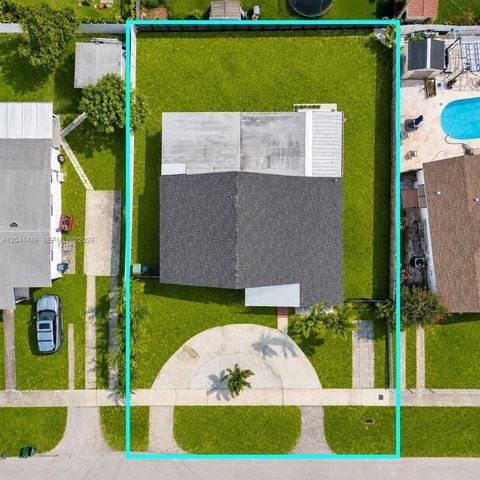 12370 SW 190th Ter, Miami, FL 33177