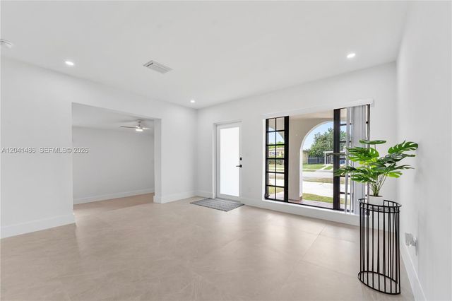 12370 SW 190th Ter, Miami, FL 33177
