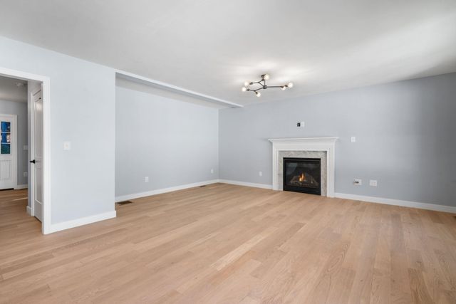 3 Paddington Place, Nashua, NH 03064