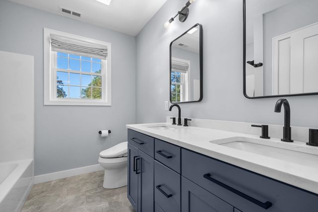 3 Paddington Place, Nashua, NH 03064