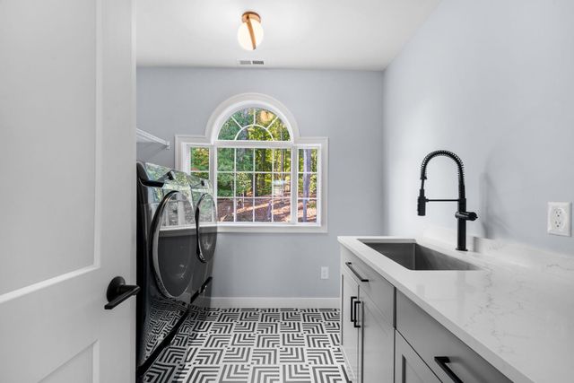 3 Paddington Place, Nashua, NH 03064