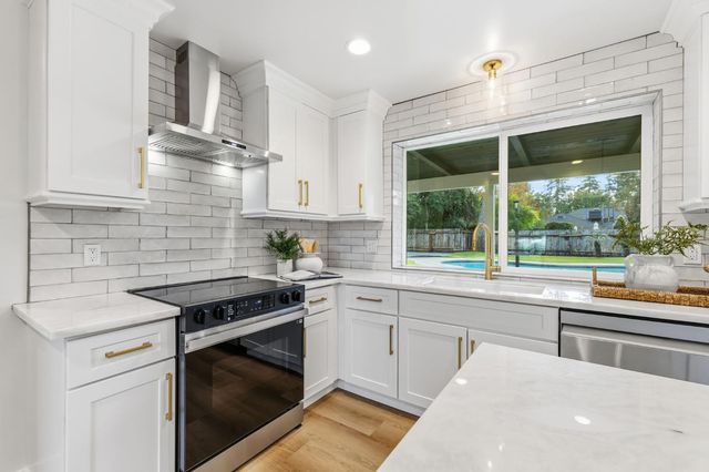 2511 W Barstow Avenue, Fresno, CA 93711