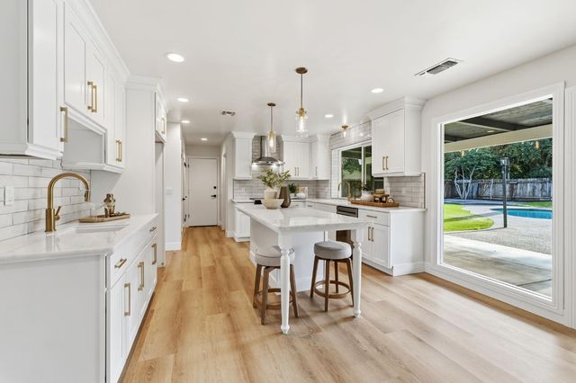 2511 W Barstow Avenue, Fresno, CA 93711