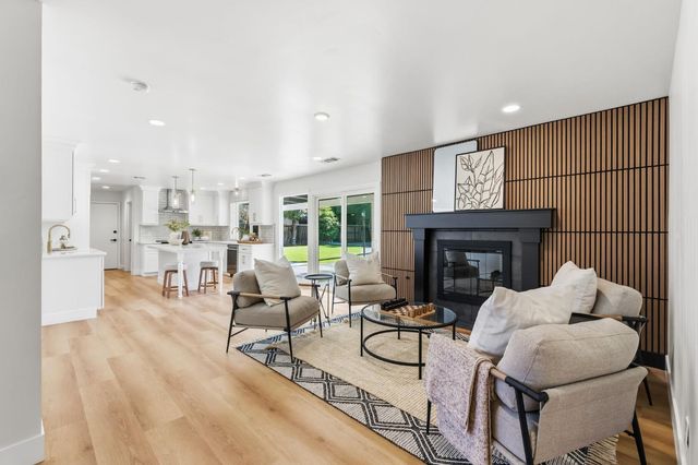 2511 W Barstow Avenue, Fresno, CA 93711