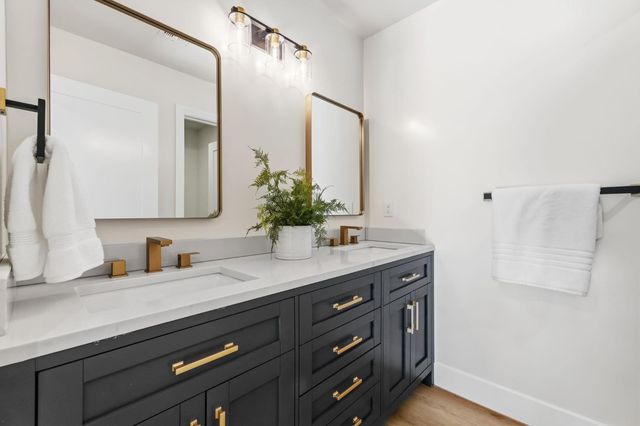 2511 W Barstow Avenue, Fresno, CA 93711