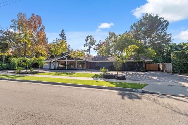 2511 W Barstow Avenue, Fresno, CA 93711