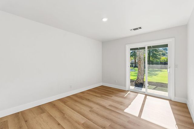 2511 W Barstow Avenue, Fresno, CA 93711