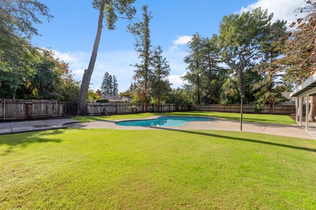 2511 W Barstow Avenue, Fresno, CA 93711