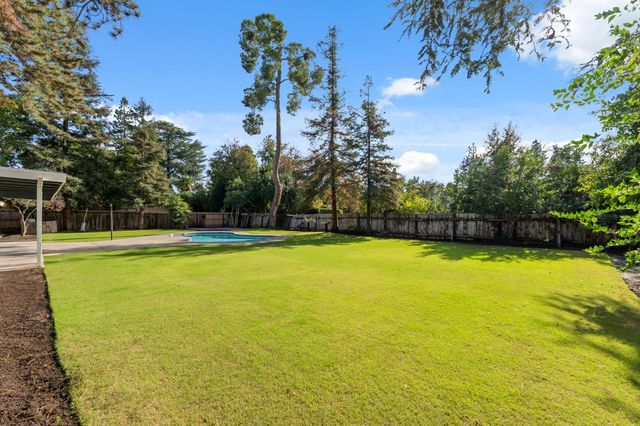 2511 W Barstow Avenue, Fresno, CA 93711