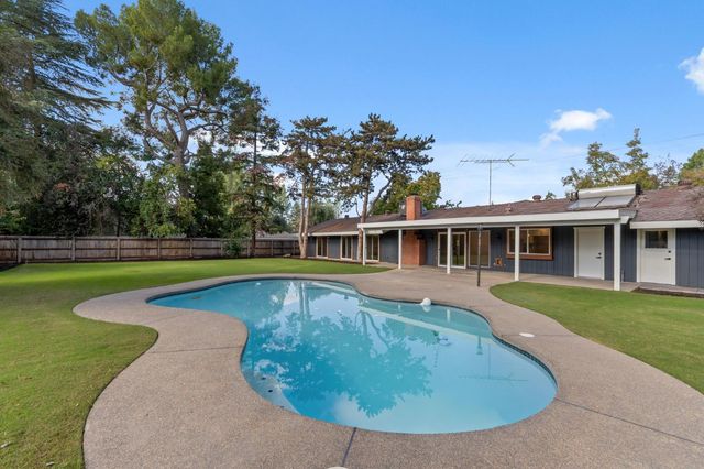 2511 W Barstow Avenue, Fresno, CA 93711