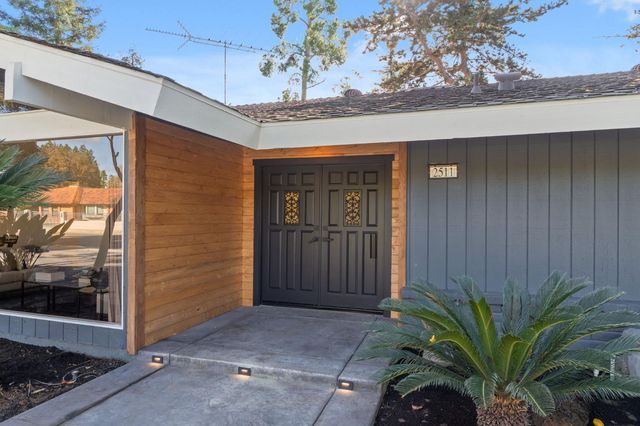 2511 W Barstow Avenue, Fresno, CA 93711
