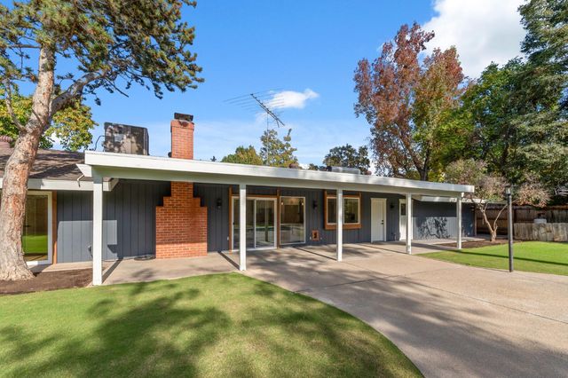 2511 W Barstow Avenue, Fresno, CA 93711