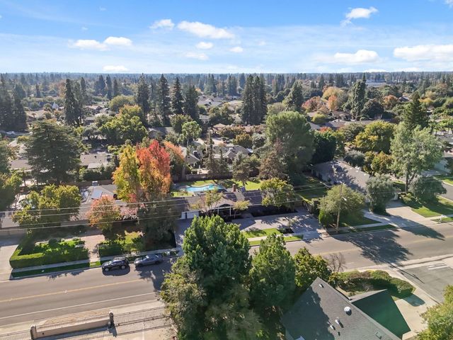 2511 W Barstow Avenue, Fresno, CA 93711