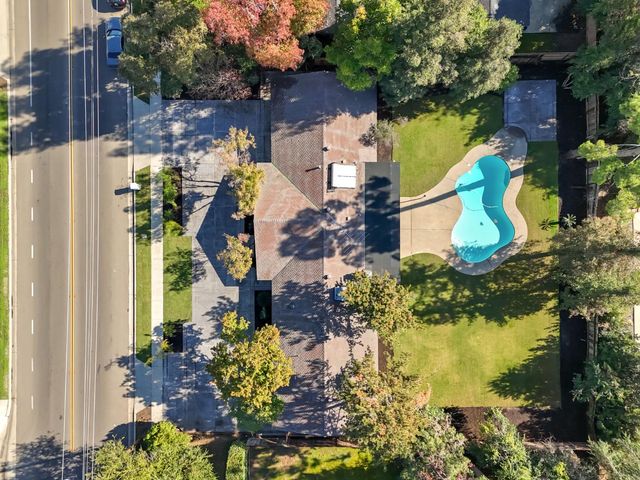 2511 W Barstow Avenue, Fresno, CA 93711