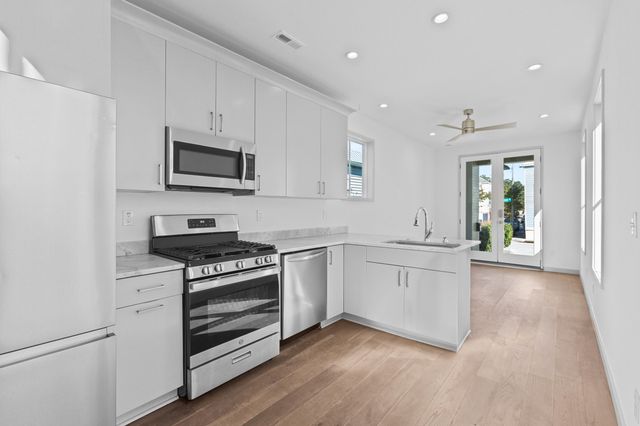 29 Hanover Street, Charleston, SC 29403