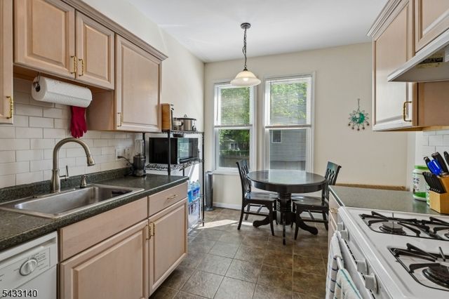 68 Llewellyn Ave, Bloomfield Twp., NJ 07003
