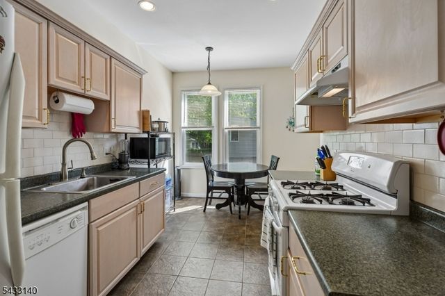68 Llewellyn Ave, Bloomfield Twp., NJ 07003