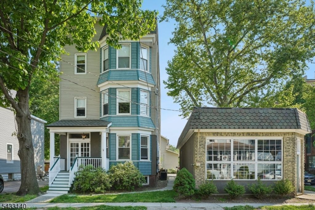 68 Llewellyn Ave, Bloomfield Twp., NJ 07003